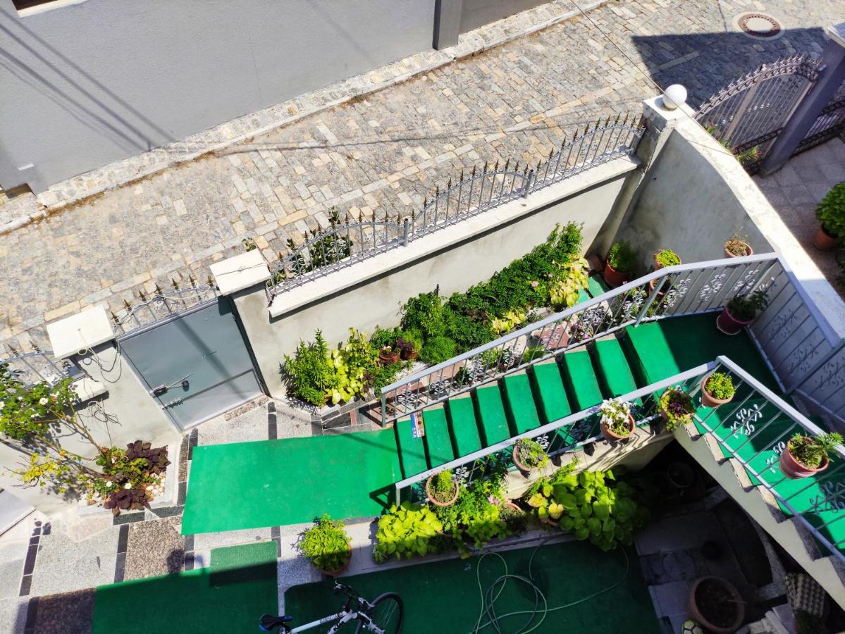 Guest House Katerina Korce Ngoại thất bức ảnh