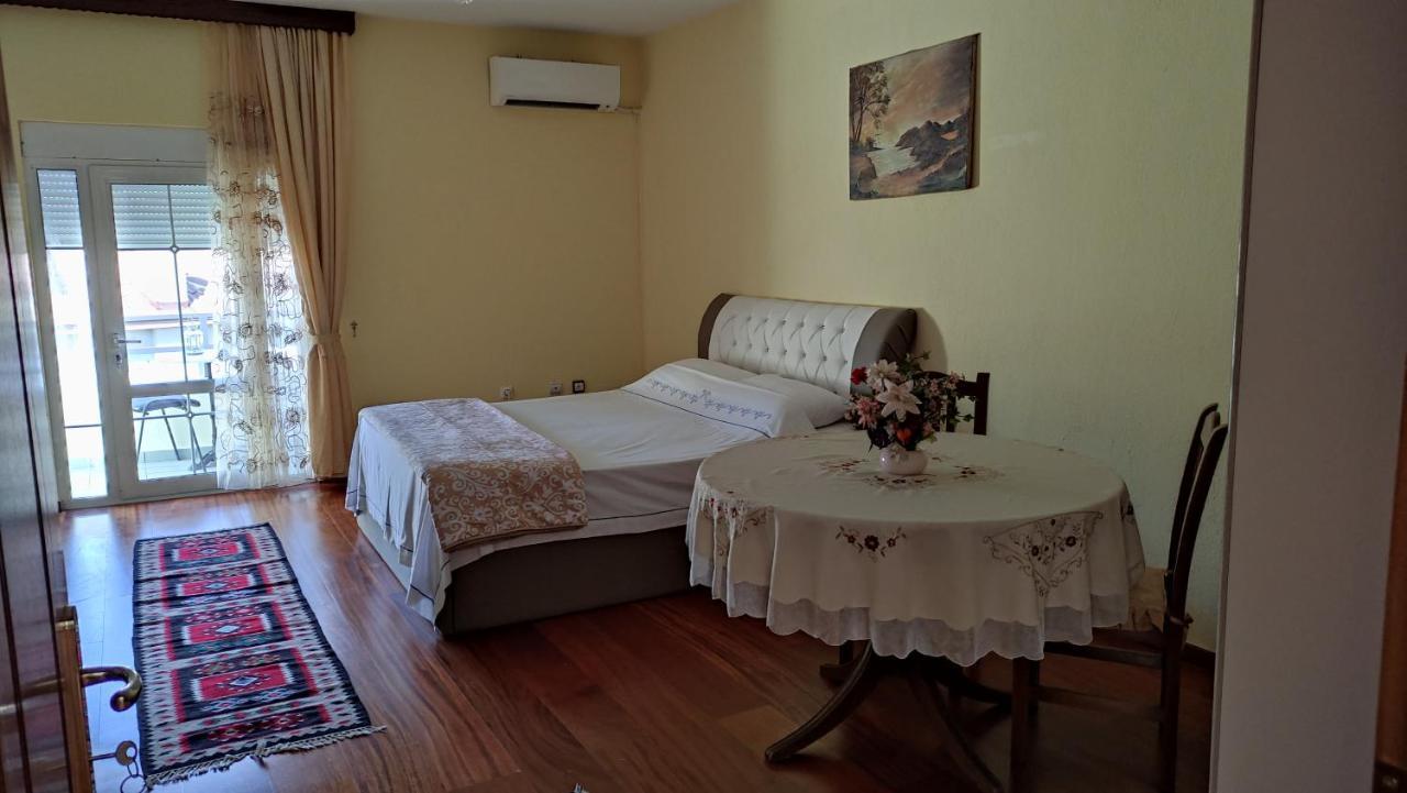 Guest House Katerina Korce Ngoại thất bức ảnh