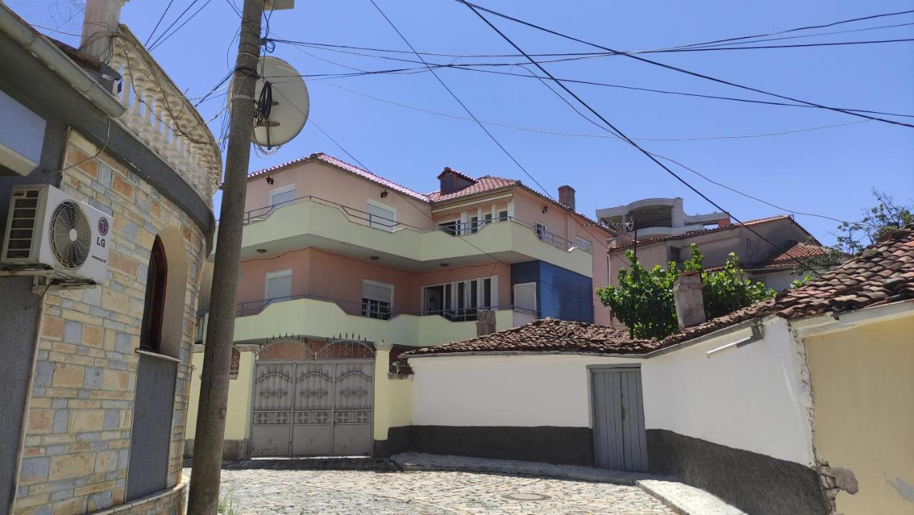 Guest House Katerina Korce Ngoại thất bức ảnh