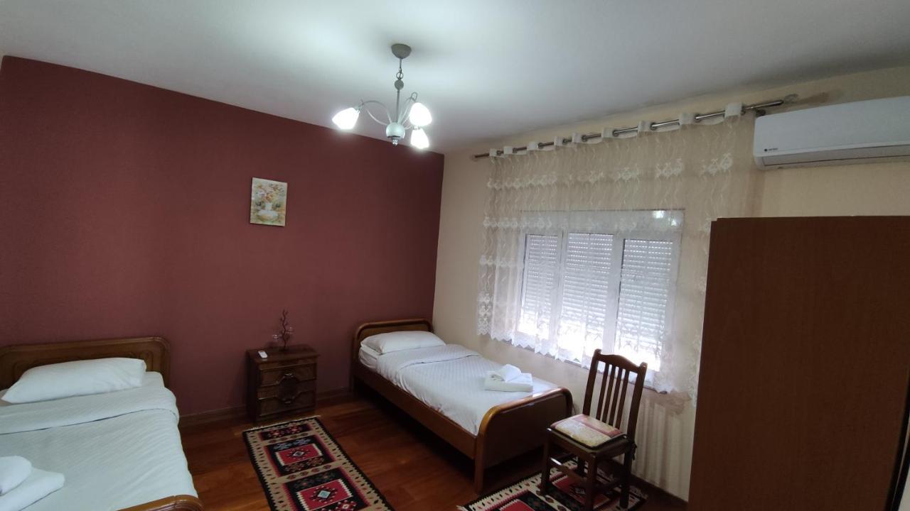 Guest House Katerina Korce Ngoại thất bức ảnh