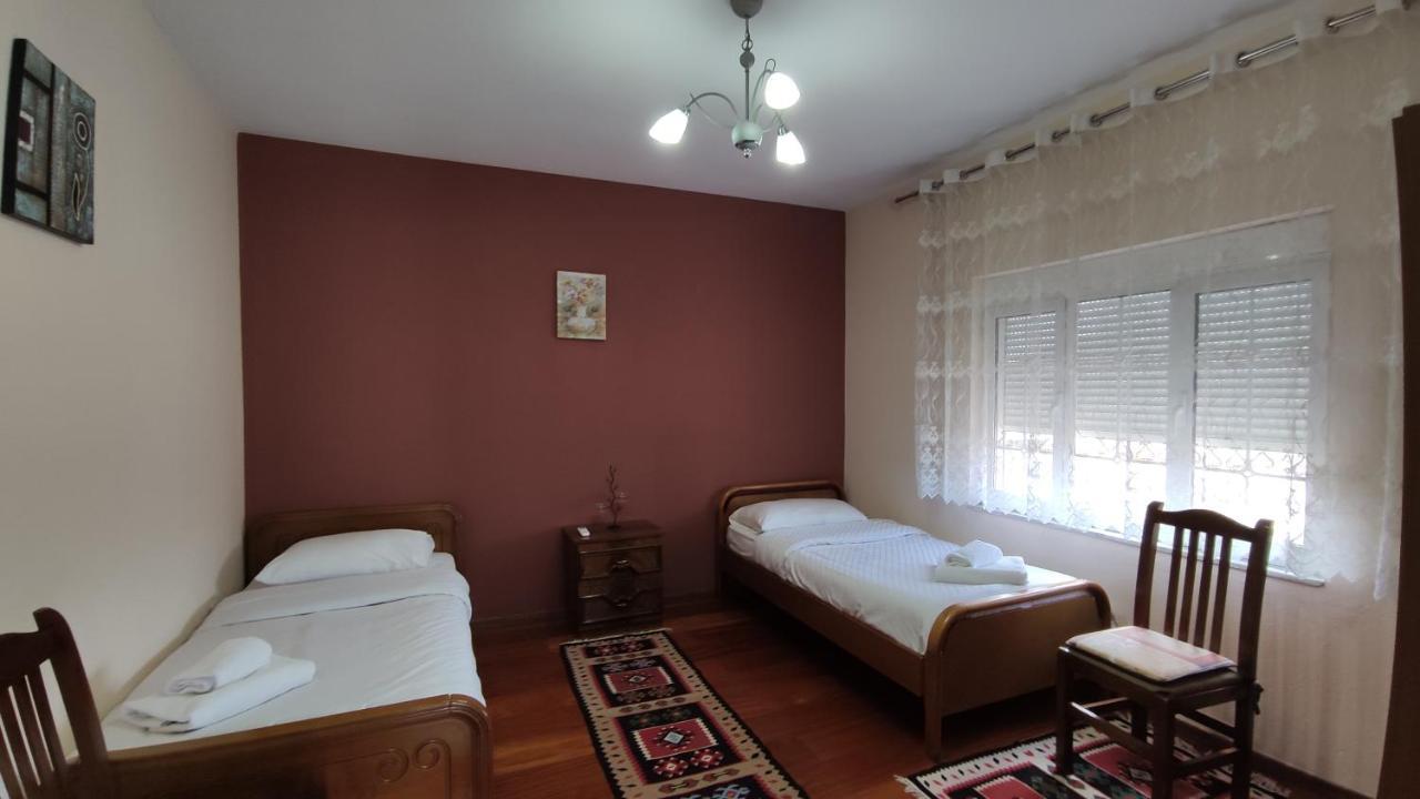 Guest House Katerina Korce Ngoại thất bức ảnh